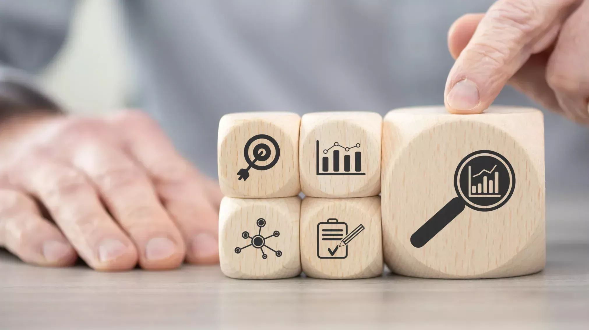 Wooden,Blocks,With,Symbol,Of,Market,Research,Concept
