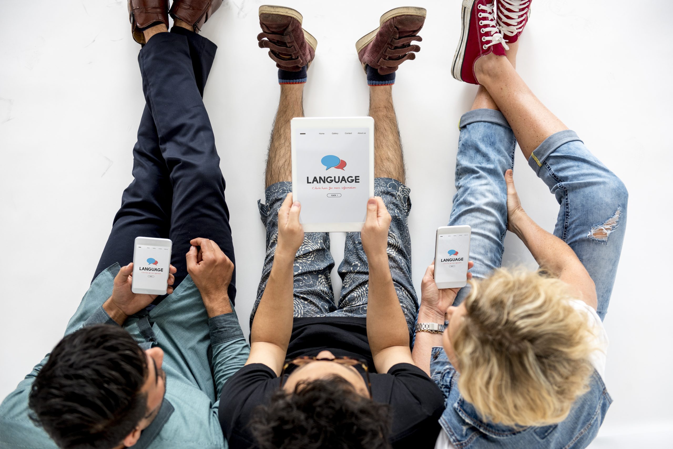 Specialist linguists (4)